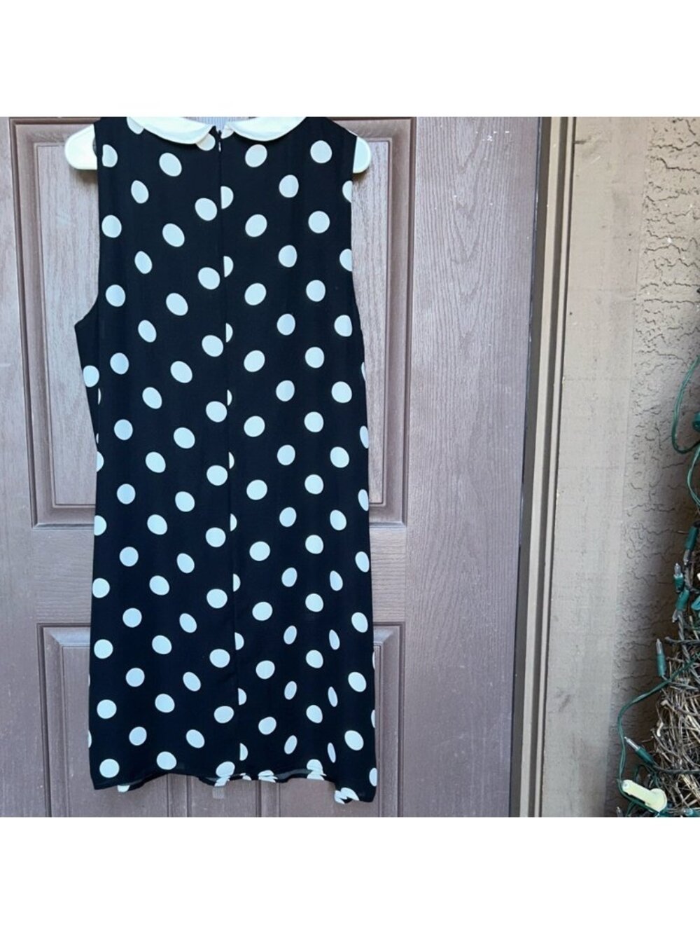 Black and White Polka Dot Sleeveless Dress - Picture 4 of 6